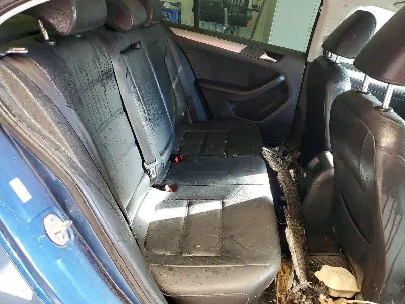 2017 VOLKSWAGEN JETTA SE  