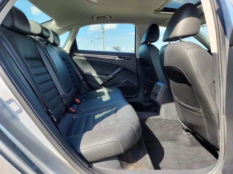 2017 VOLKSWAGEN PASSAT SEL PREMIUM  