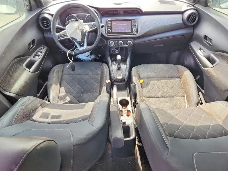 2018 NISSAN KICKS S  