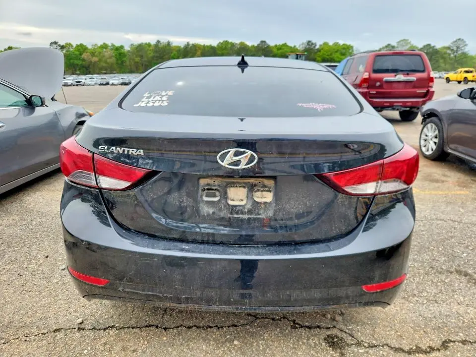 2016 HYUNDAI ELANTRA SE  