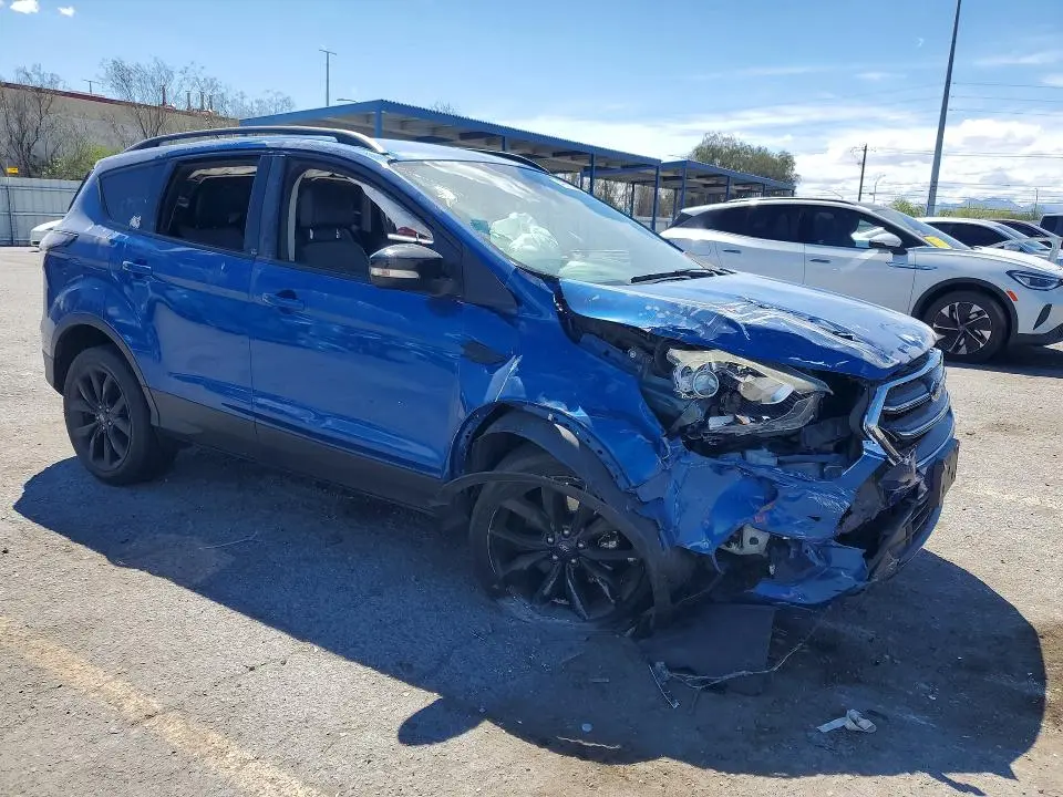 2017 FORD ESCAPE TITANIUM  