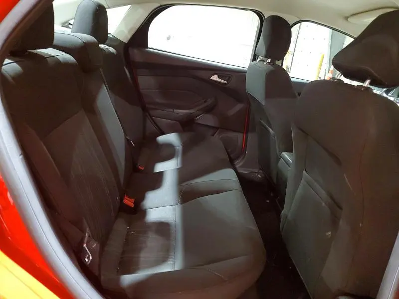 2017 FORD FOCUS SE  