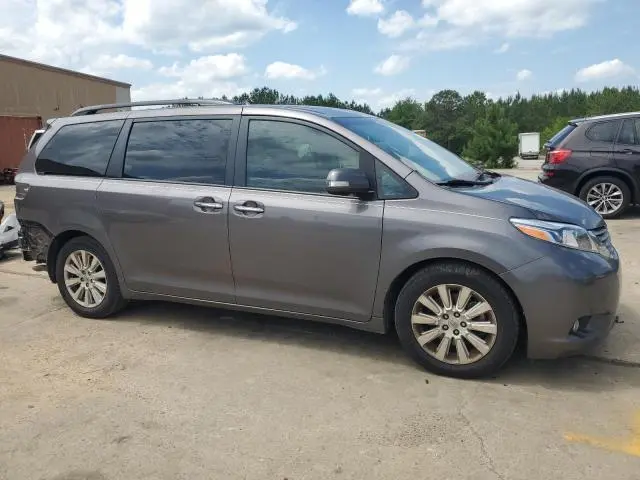 2015 TOYOTA SIENNA XLE  