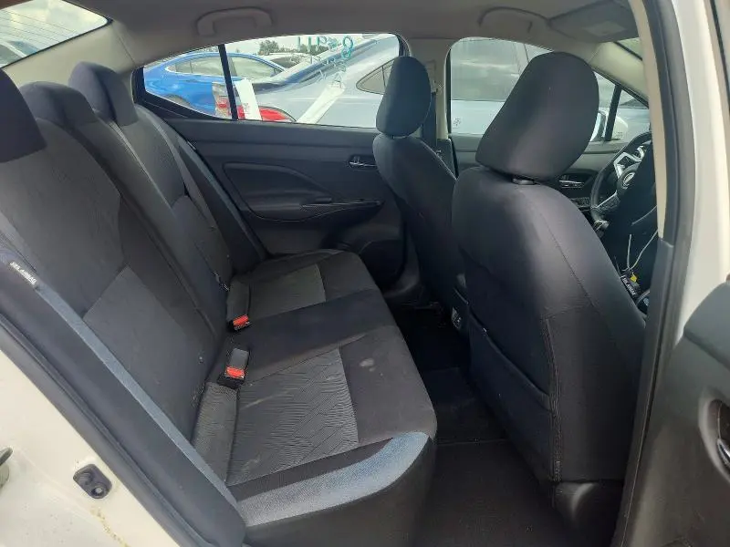 2023 NISSAN VERSA SV  
