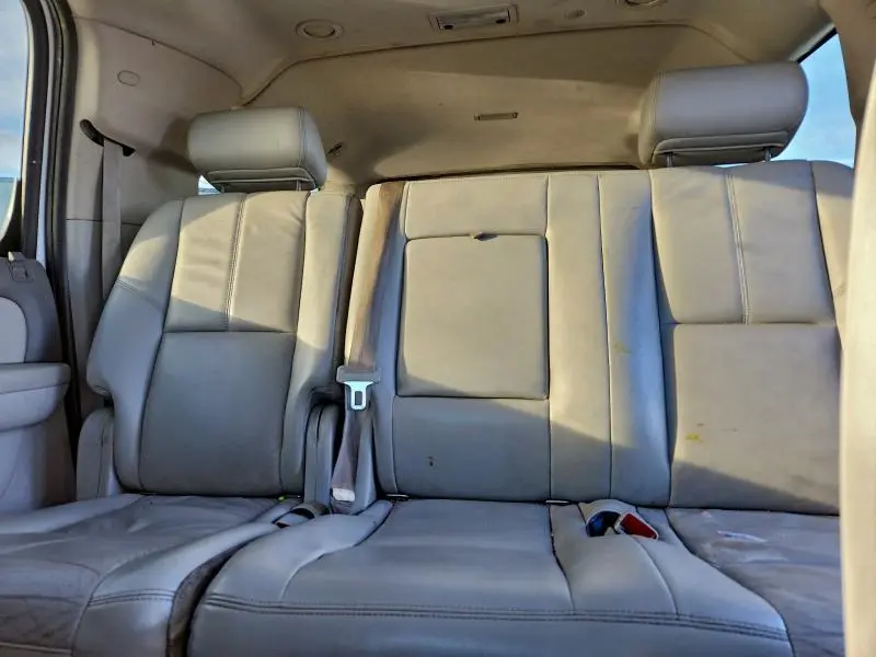 2010 CHEVROLET SUBURBAN K1500 LT  