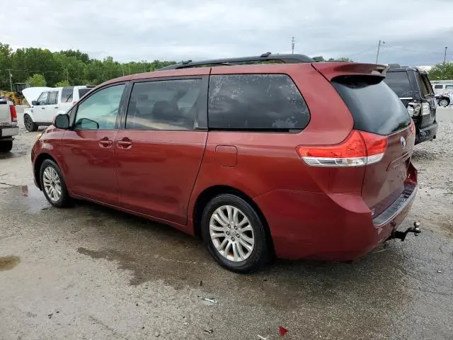 2011 TOYOTA SIENNA XLE  