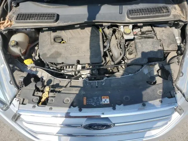 2017 FORD ESCAPE SE  