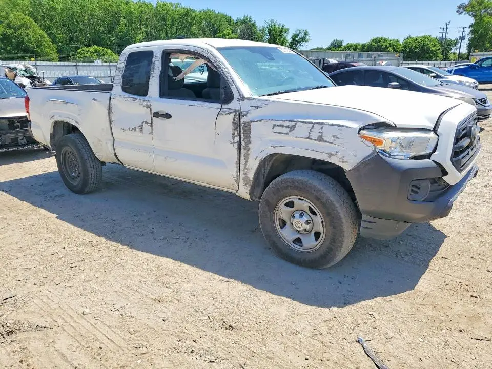 2018 TOYOTA TACOMA SR  