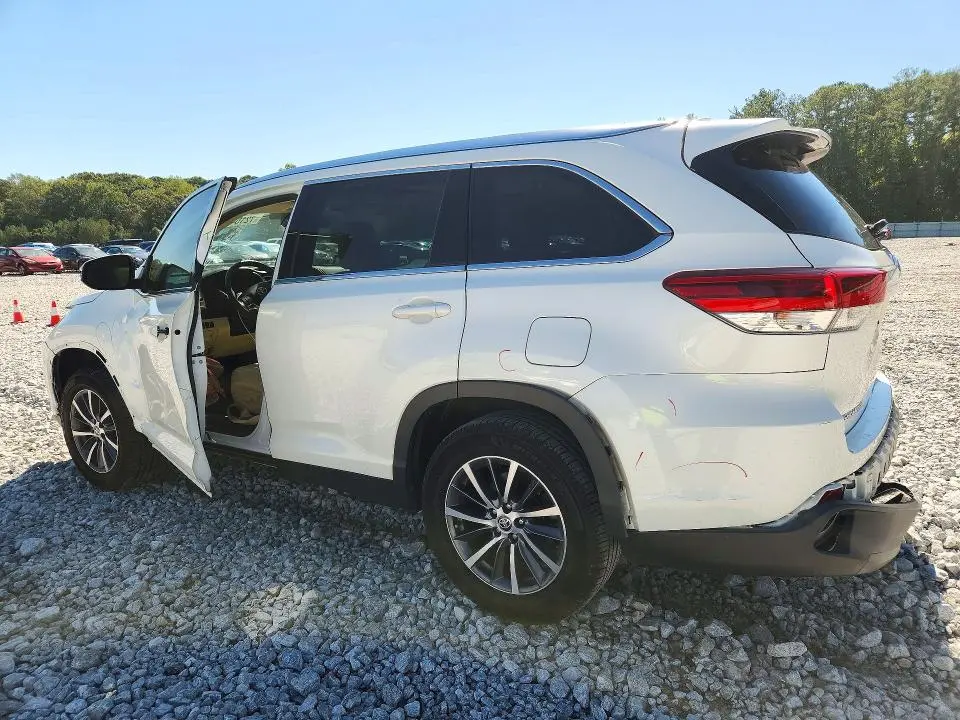 2019 TOYOTA HIGHLANDER XLE  