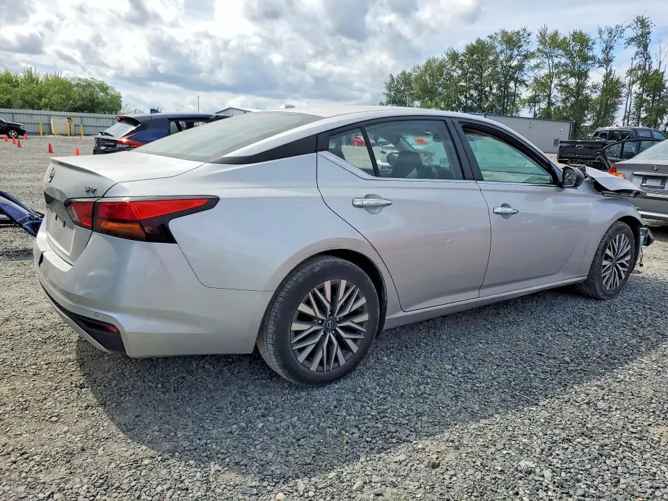 2024 NISSAN ALTIMA SV  