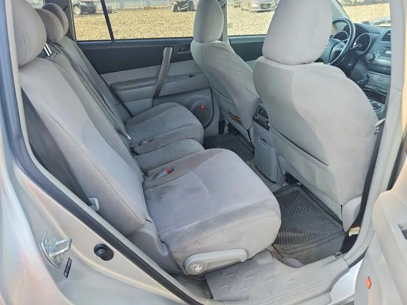 2010 TOYOTA HIGHLANDER SPORT  