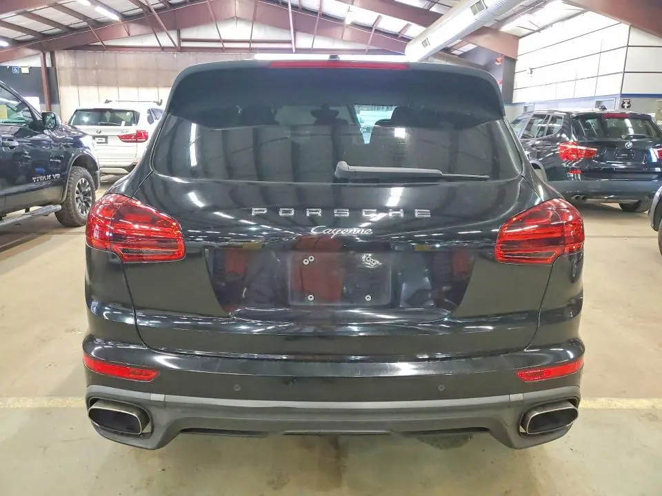 2017 PORSCHE CAYENNE   