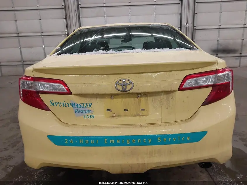 2014 TOYOTA CAMRY SE