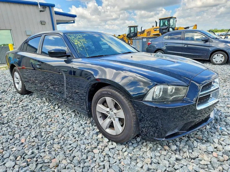 2012 DODGE CHARGER SE  