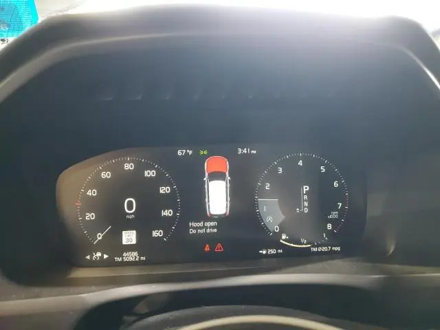 2021 VOLVO XC90 T6 MOMENTUM  