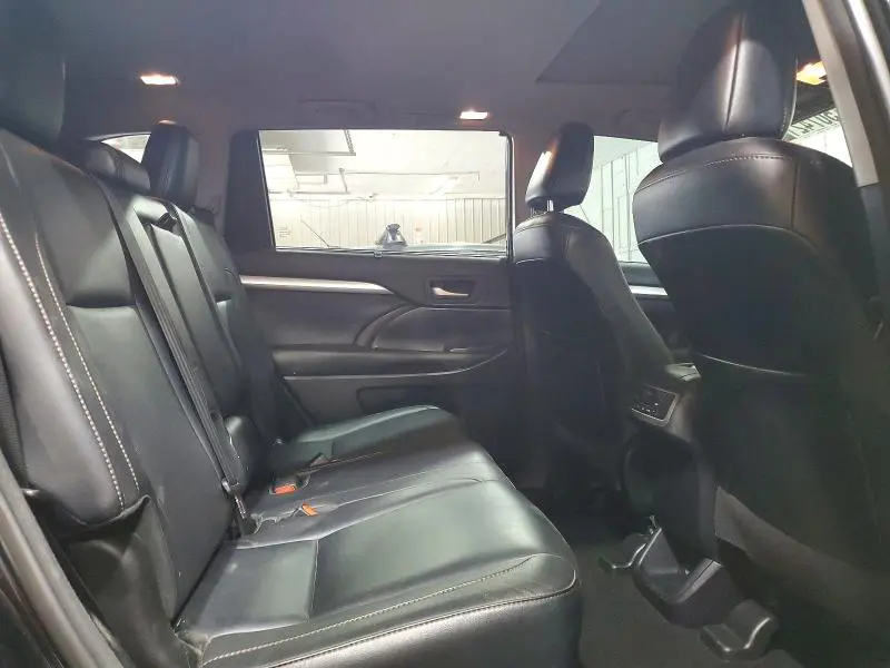2018 TOYOTA HIGHLANDER XLE  