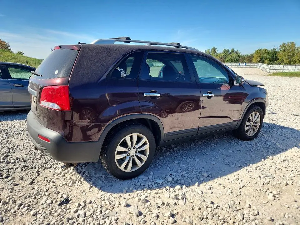 2011 KIA SORENTO LX  