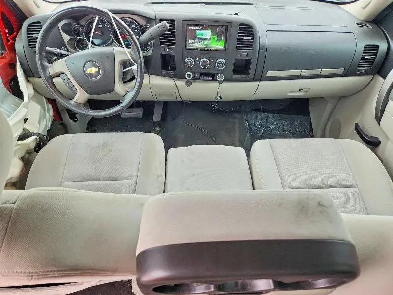 2011 CHEVROLET SILVERADO C1500 LT  
