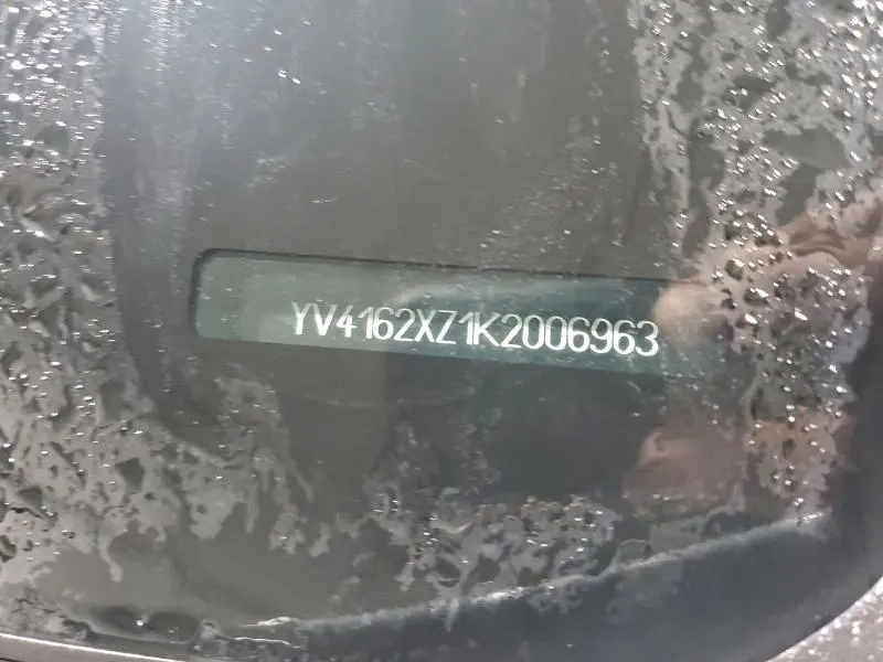 2019 VOLVO XC40 T5 MOMENTUM  