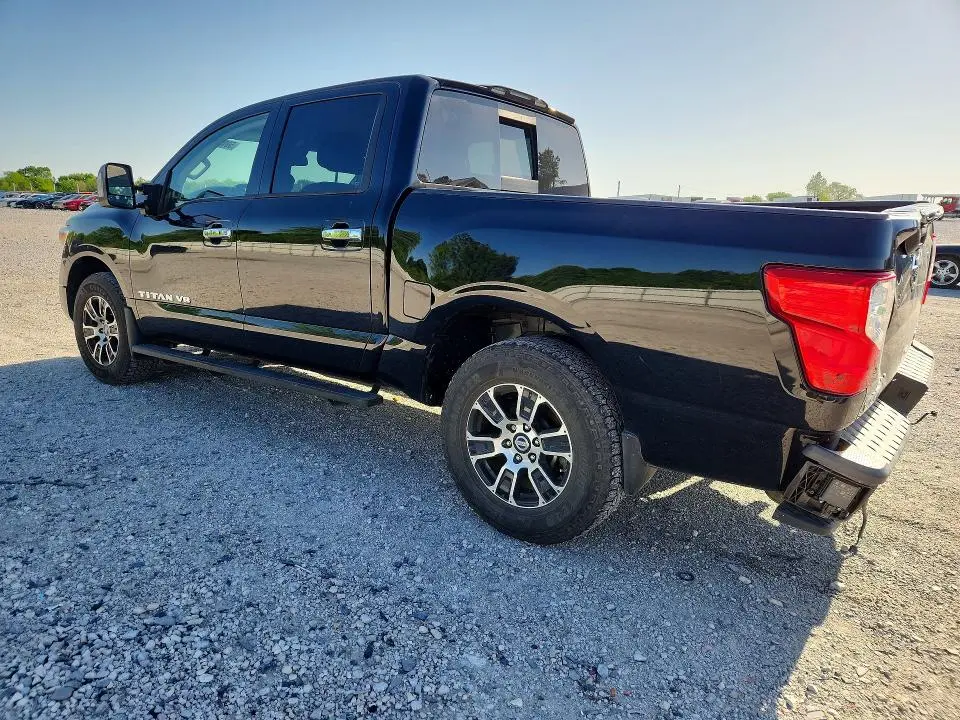 2020 NISSAN TITAN SV  