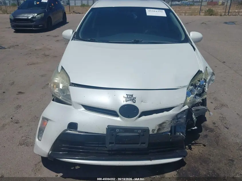 2015 TOYOTA PRIUS THREE
