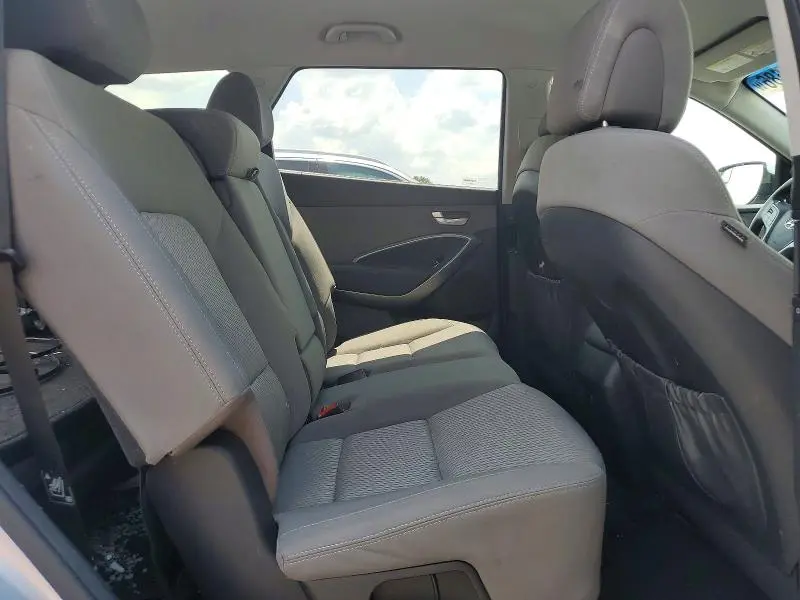 2017 HYUNDAI SANTA FE SE  