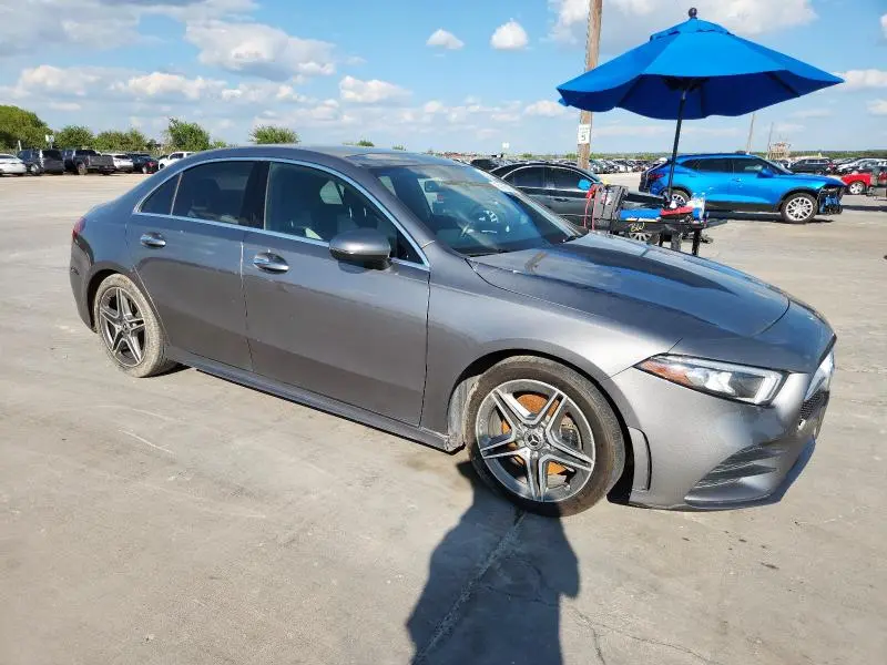 2019 MERCEDES-BENZ A 220  