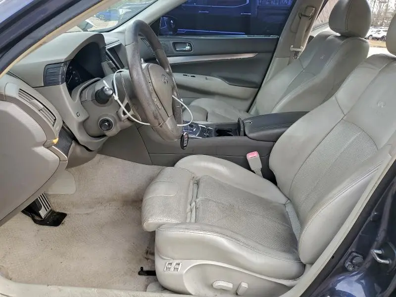 2011 INFINITI G37   