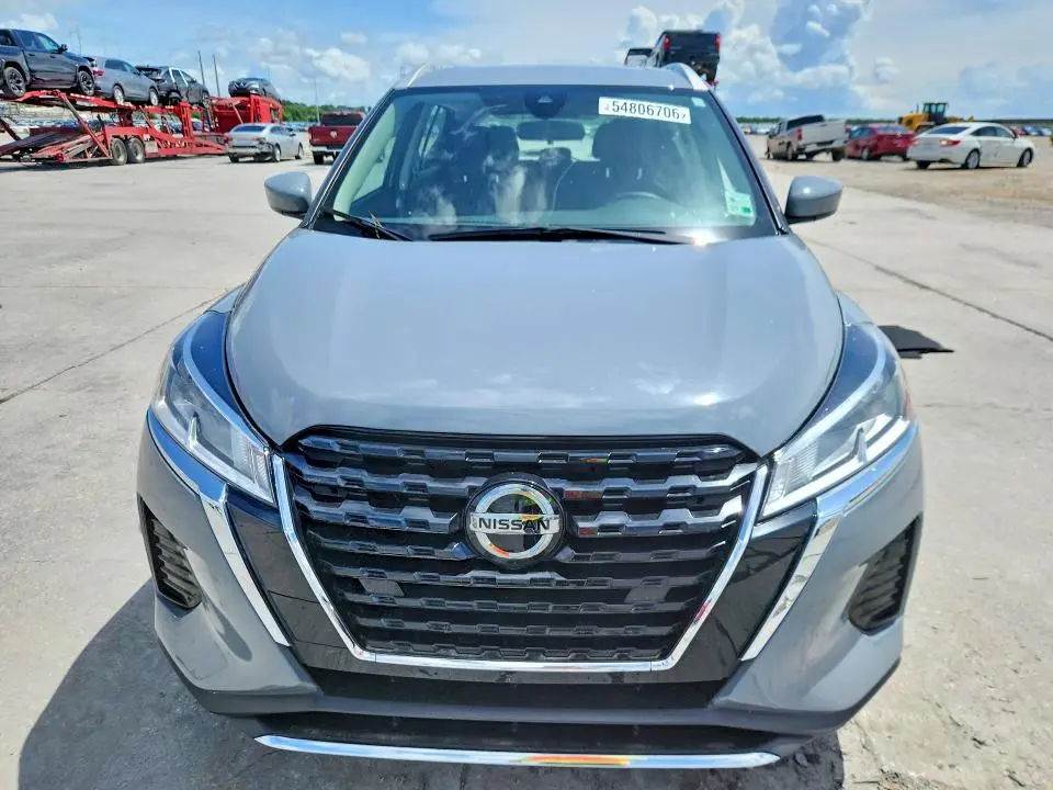 2021 NISSAN KICKS SV  