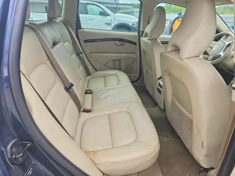 2012 VOLVO XC70 3.2  