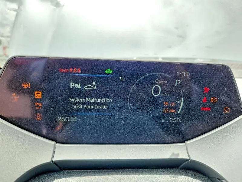 2024 TOYOTA PRIUS XLE  