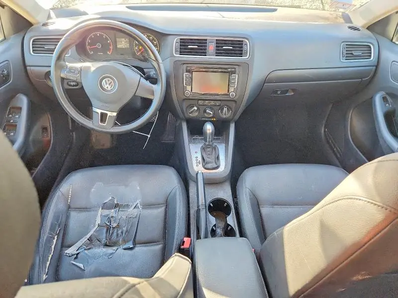 2011 VOLKSWAGEN JETTA SE  
