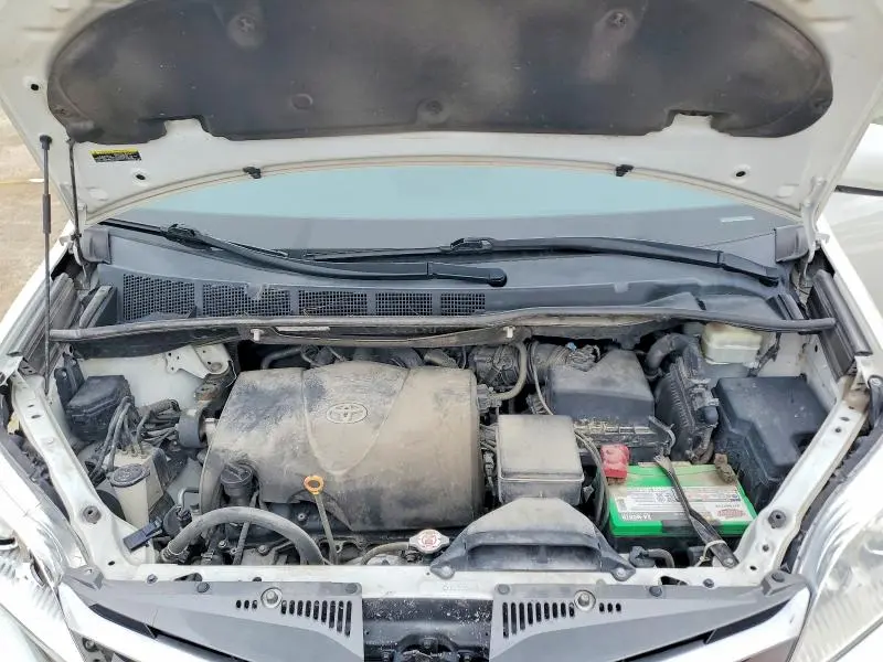 2019 TOYOTA SIENNA XLE 8-PASSENGER  