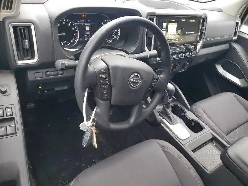 2025 NISSAN FRONTIER SV  
