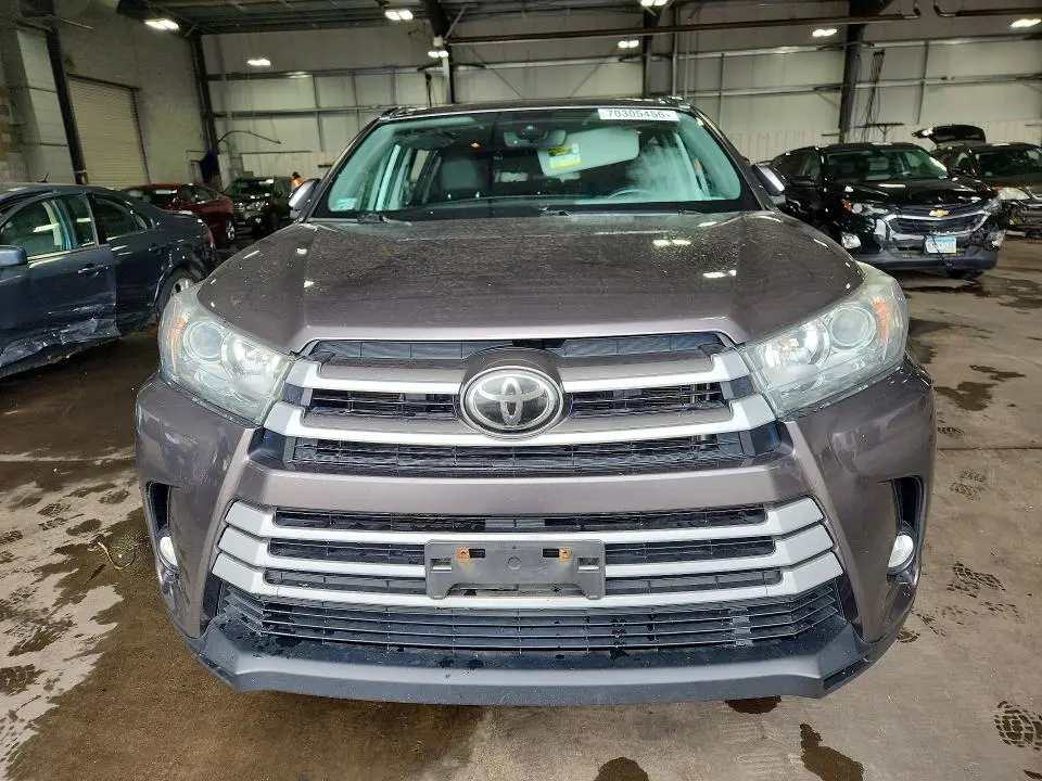 2019 TOYOTA HIGHLANDER XLE  