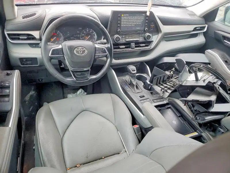 2020 TOYOTA HIGHLANDER XLE  