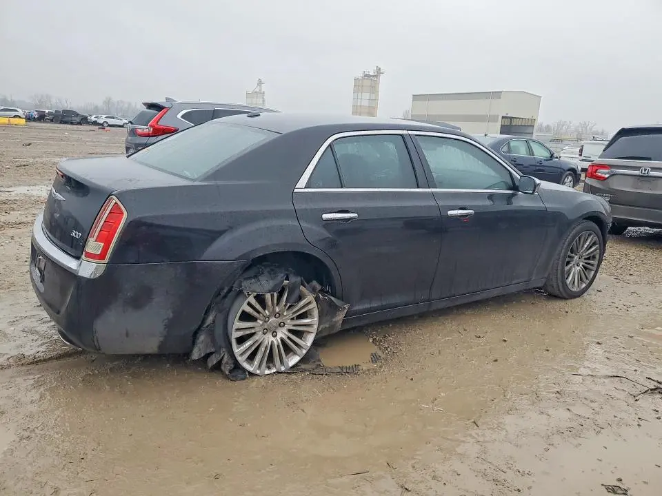 2011 CHRYSLER 300C   