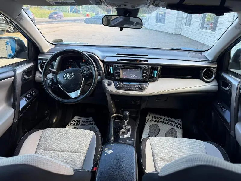 2017 TOYOTA RAV4 XLE  