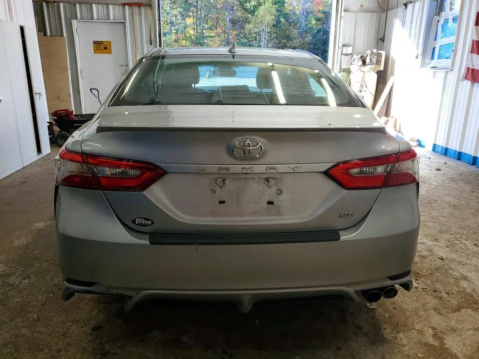 2018 TOYOTA CAMRY SE  