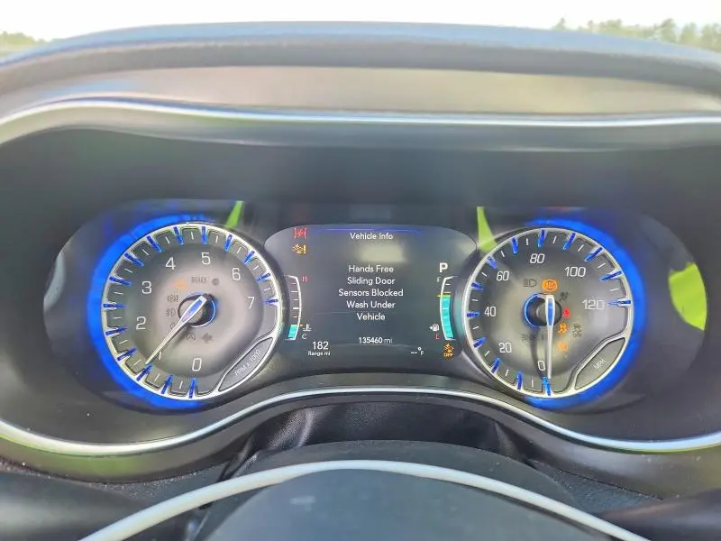 2017 CHRYSLER PACIFICA LIMITED  