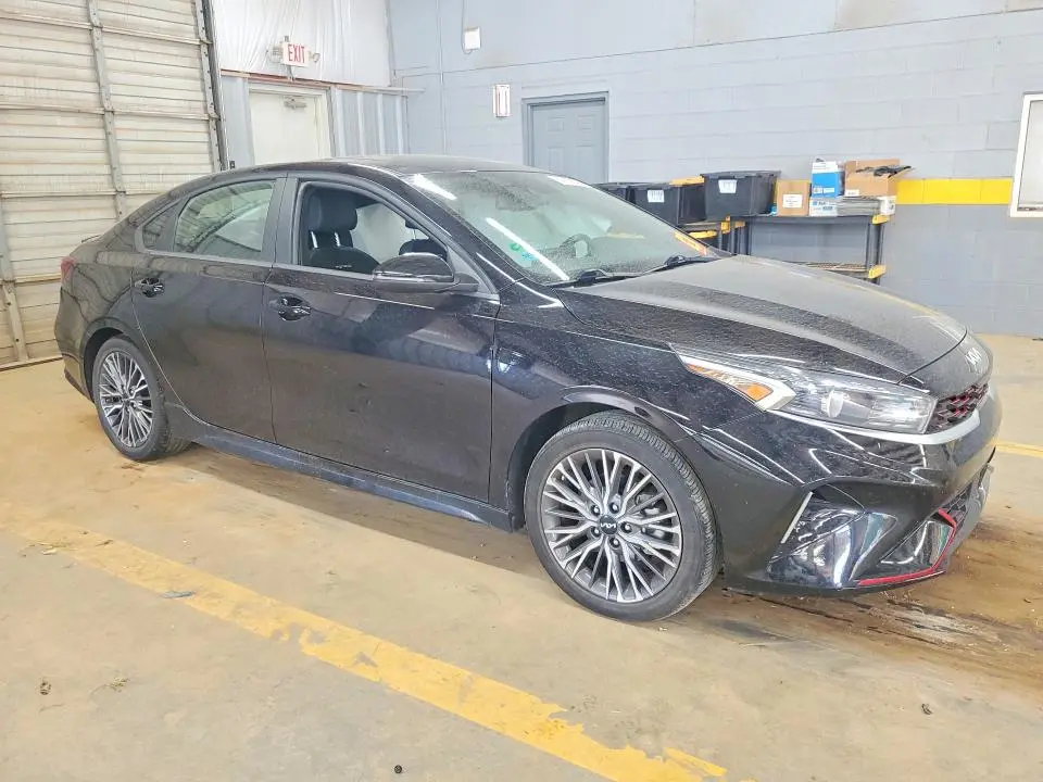 2022 KIA FORTE GT LINE  
