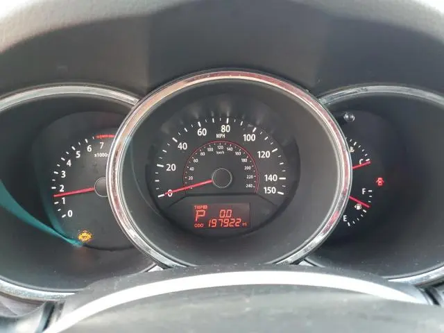 2011 KIA SORENTO BASE  