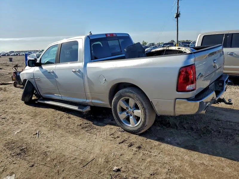 2016 RAM 1500 SLT  
