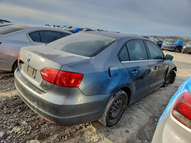 2013 VOLKSWAGEN JETTA SE  