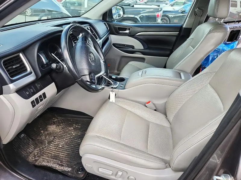2019 TOYOTA HIGHLANDER XLE  