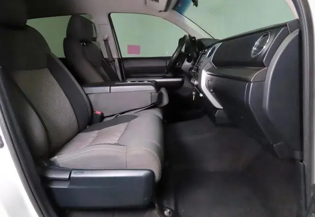2016 TOYOTA TUNDRA CREWMAX SR5  