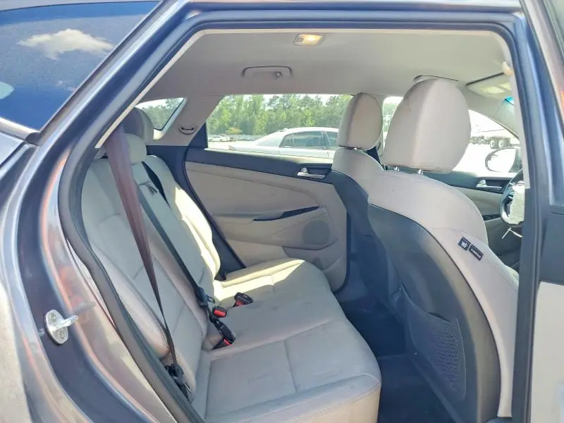 2019 HYUNDAI TUCSON SE  