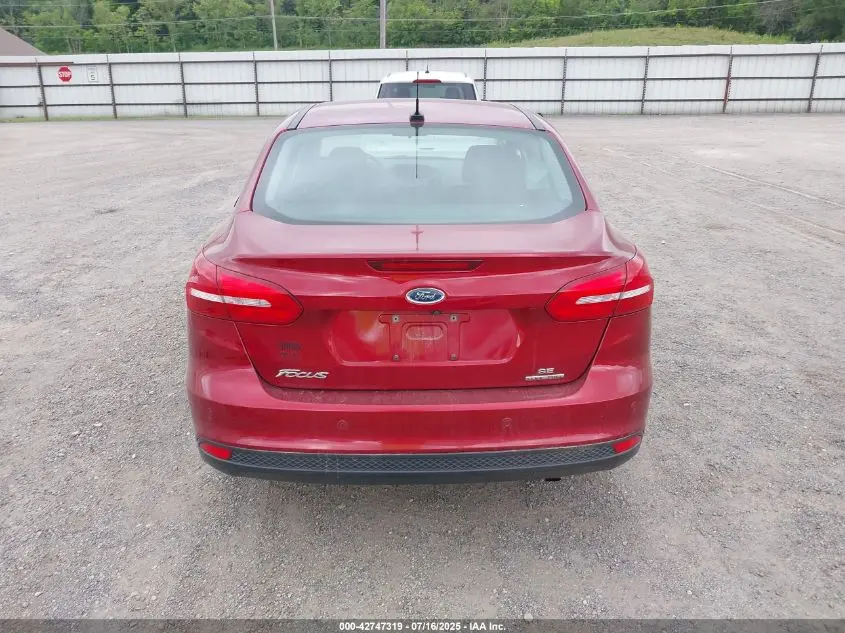 2015 FORD FOCUS SE