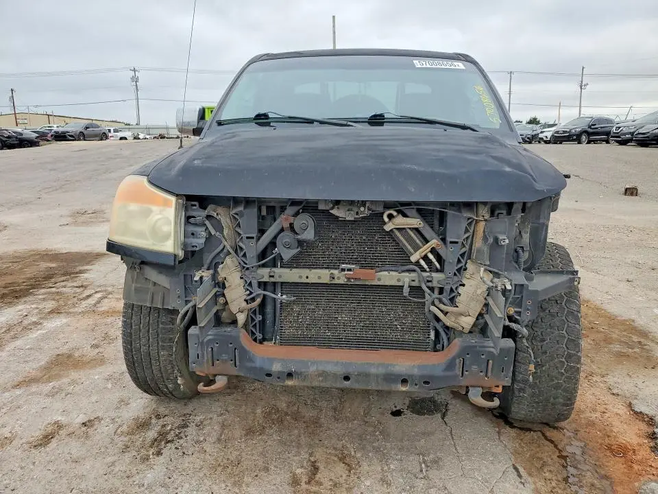 2010 NISSAN TITAN SE  