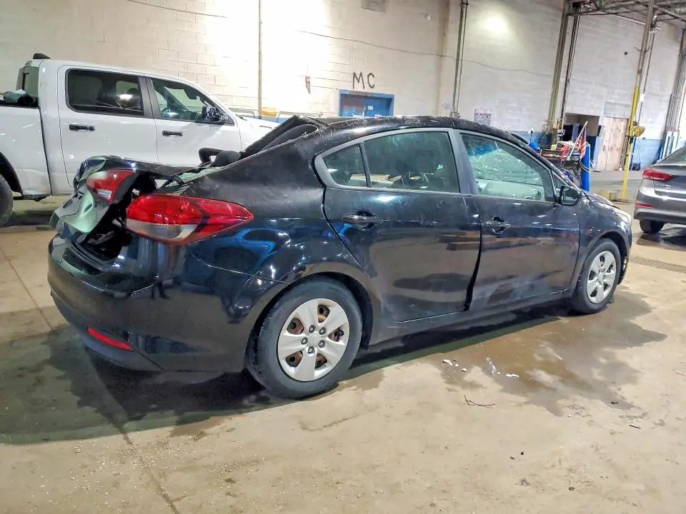 2017 KIA FORTE LX  